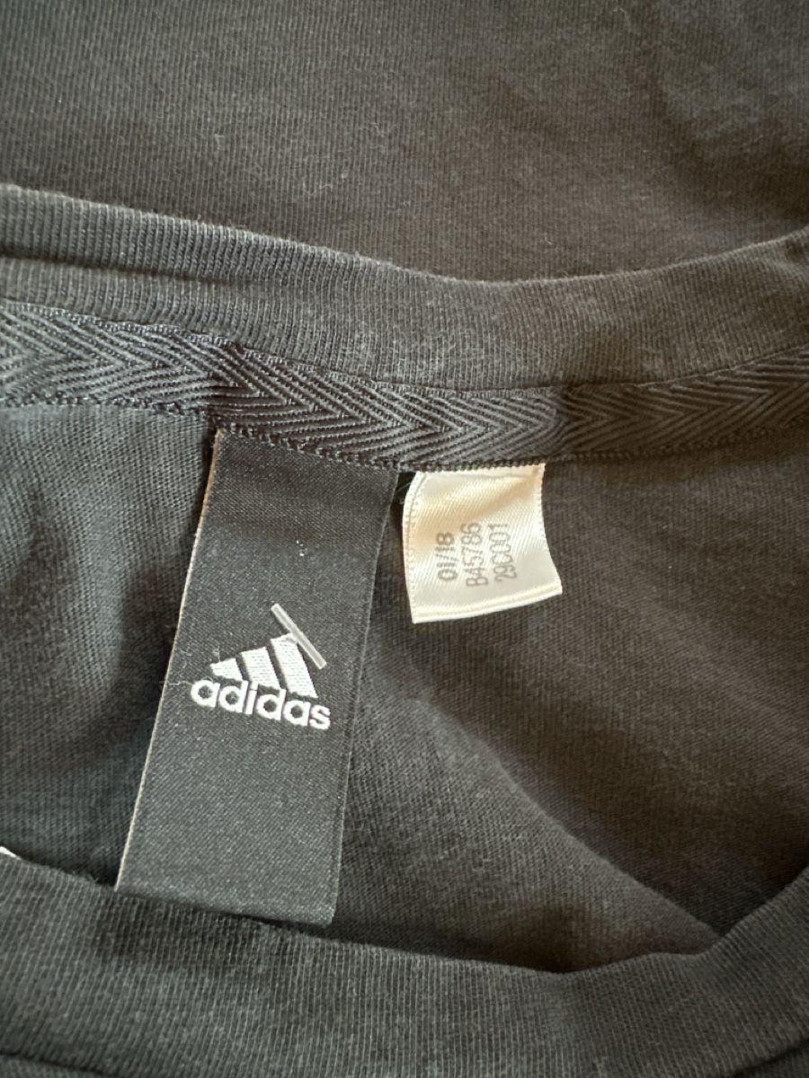 Adidas T-Shirts: Adidas T-Shirt, Schwarz einf. Brustweite 48 cm – Gebraucht aus St. Gallen von mai_zpt7 2
