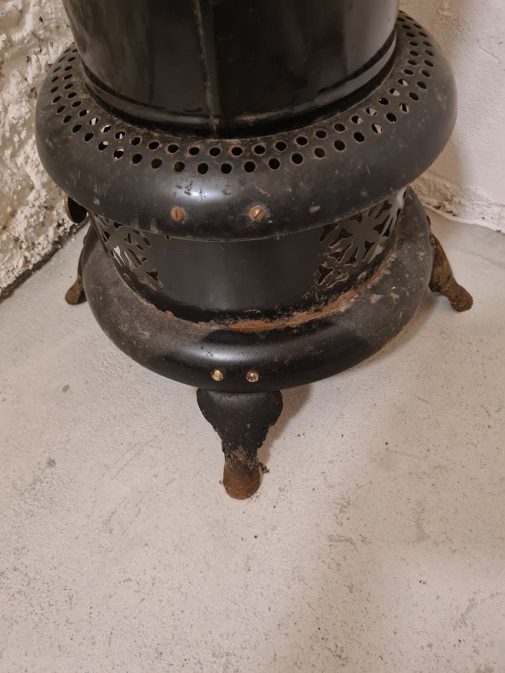 Altri mobili d'antiquariato: Antiker Petroleumofen Valor - Höhe 60cm – Difettoso da Bad Ragaz venduto da maui06 1