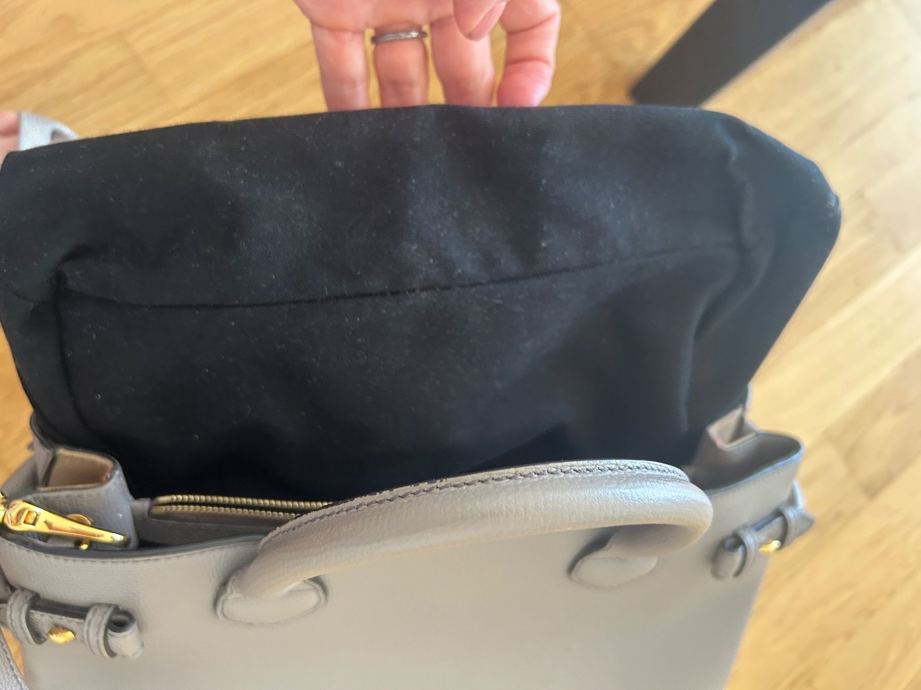 Burberry Borse da donna: Burberry handbag grey leather good condition – Usato da Basel venduto da mar_df9j 5
