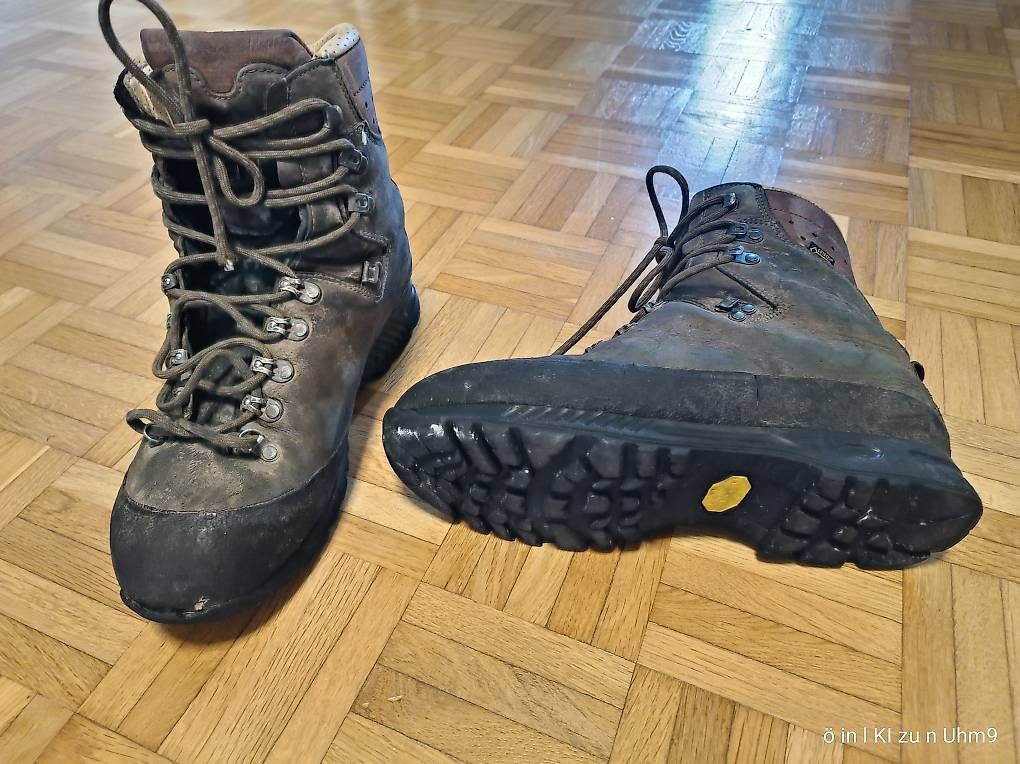 Scarpe da uomo: Wanderschuhe Hanwag – Usato da Rotkreuz venduto da Kuenti1 1
