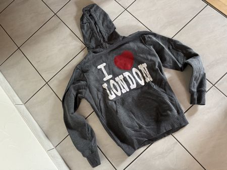Grauer Kapuzenpullover "I ❤️ London", Gr. S – Top Zustand!