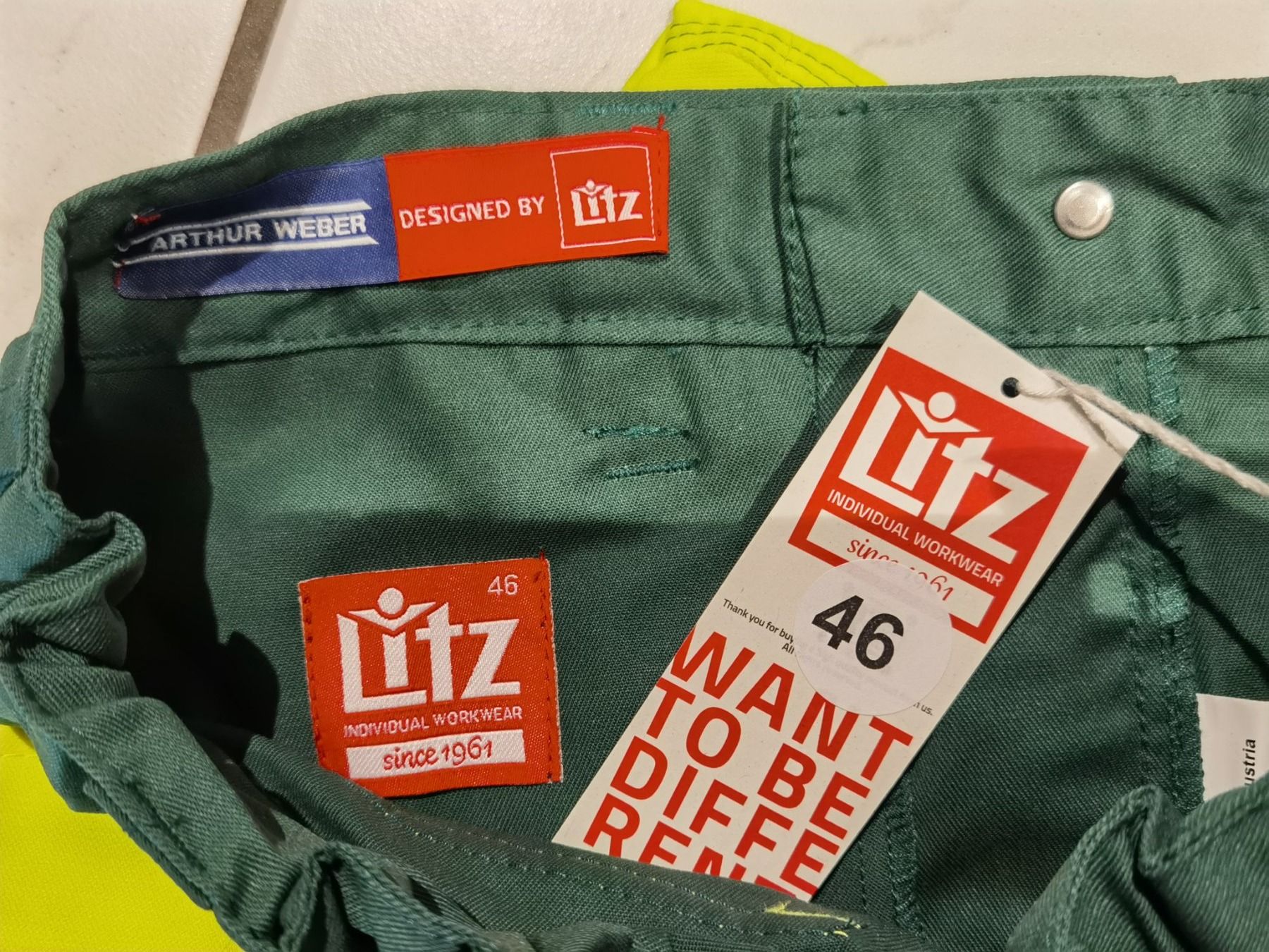 Pantaloni: kurze ArbeitsshortsGr. 46, Litz – Nuovo (secondo la descrizione) da Uerkheim venduto da Kaufoption 2