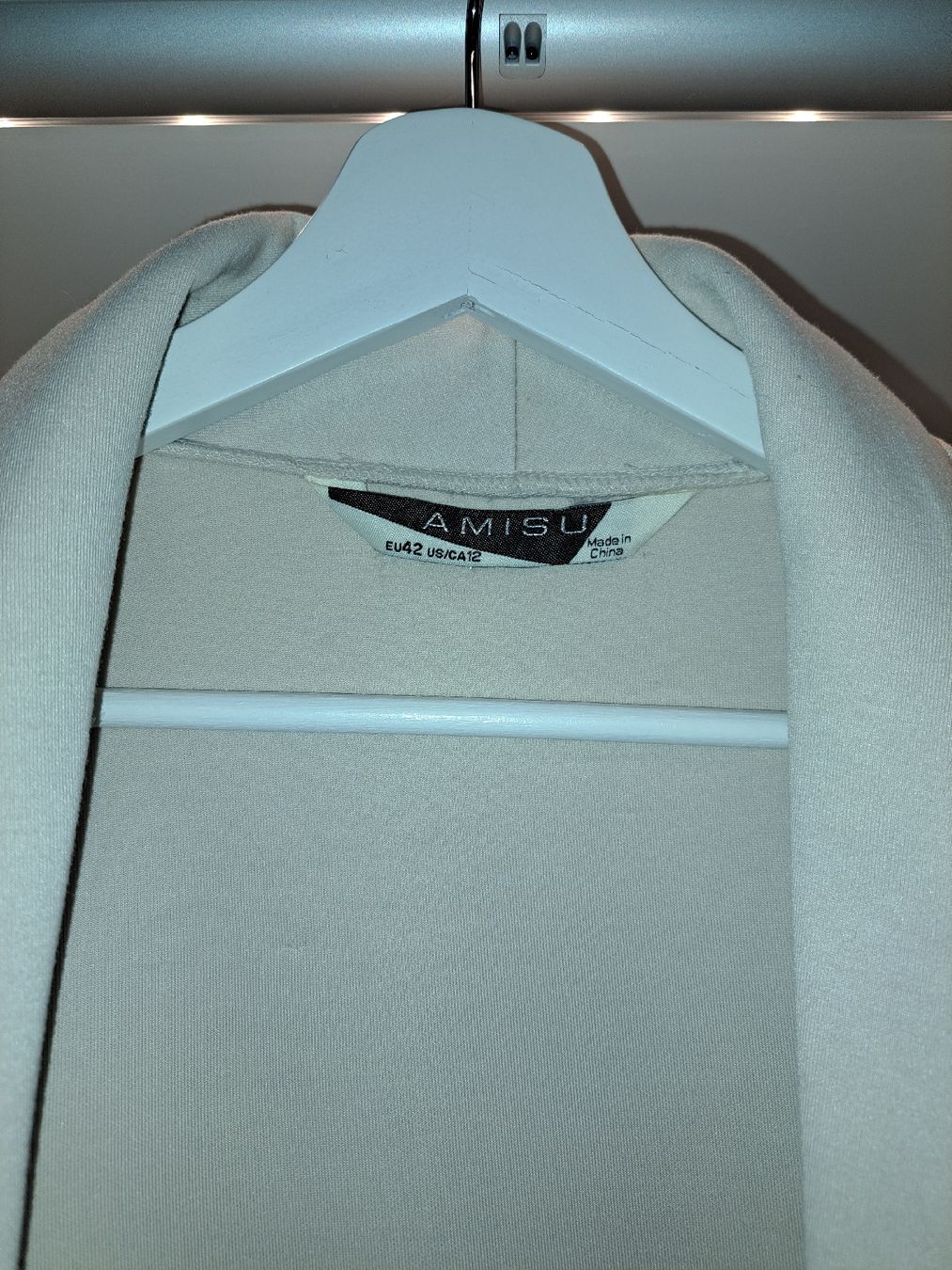 Giacche: Schicker Blazer in Hellbeige Grösse 42 – Usato da Wetzikon ZH venduto da secondhandsfashion 2