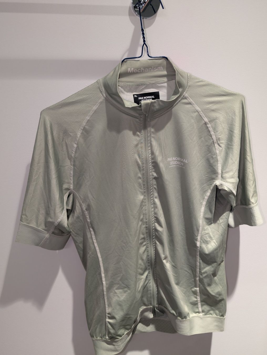 Pas Normal Studios Leibchen & Hosen: Velojersey Kurzarm Pas Normal Studios – Gebraucht aus Zürich von patmeye 1