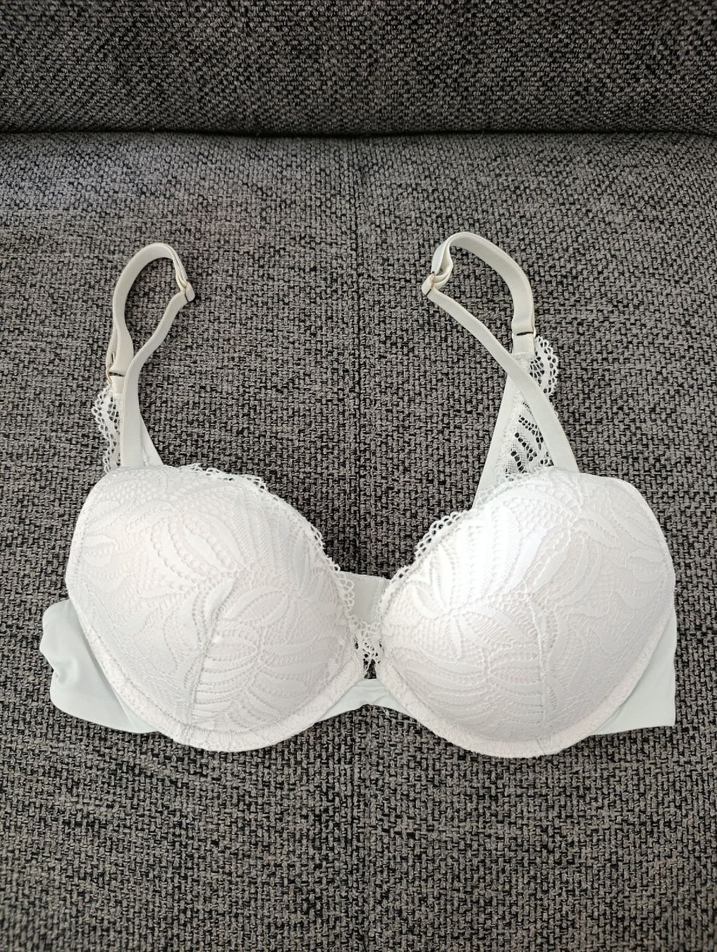 Primark Altra biancheria intima: SOUTIEN GORGE PRIMARK PUSH-UP 75A BLANC – Usato da Sierre venduto da shirley04