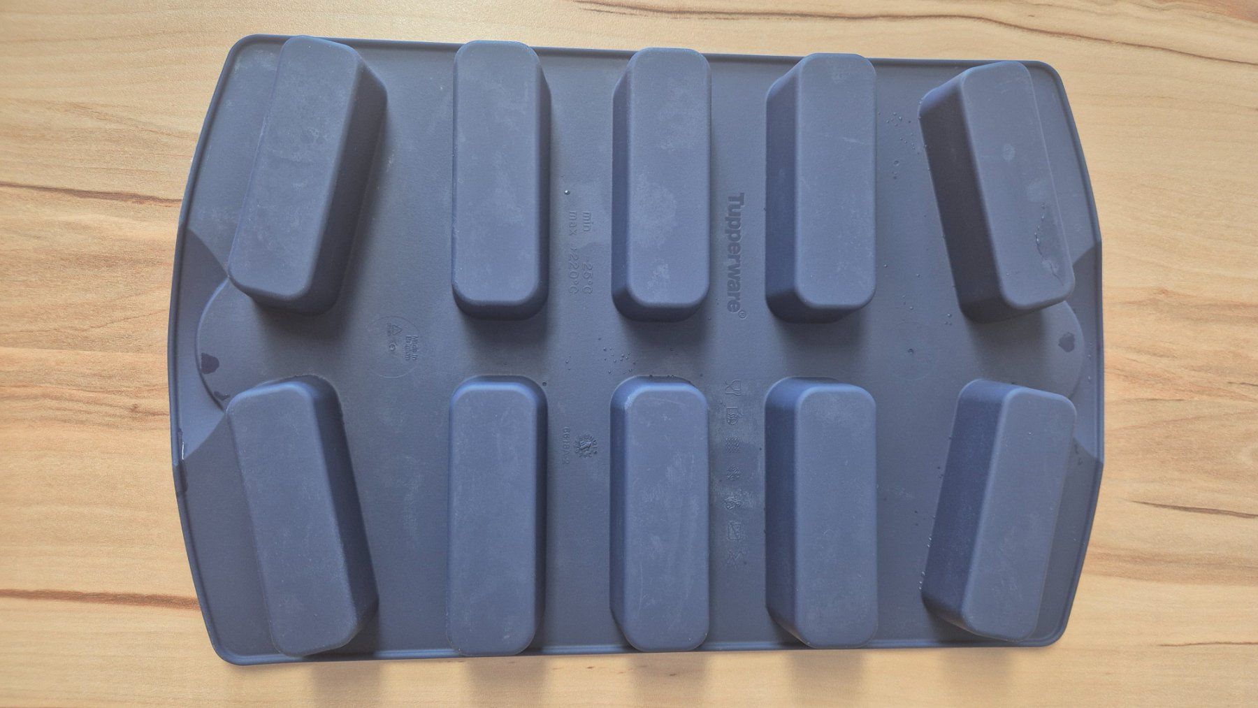 Tupperware Teglie da forno: Tupperware Silikon-Mini-Cakeform – Usato da Unteriberg venduto da Foxcross 1