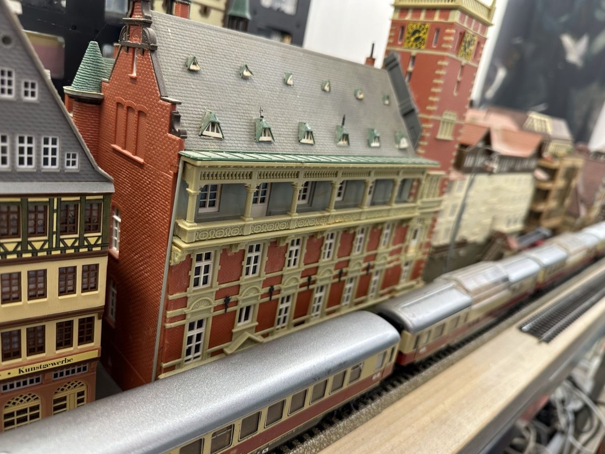 Märklin Modelleisenbahnen: Märklin 3054 DB BR103 TEE Reisezug – Gebraucht aus Lupsingen von New-Haven 1