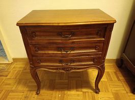 Table de nuit très bon état 