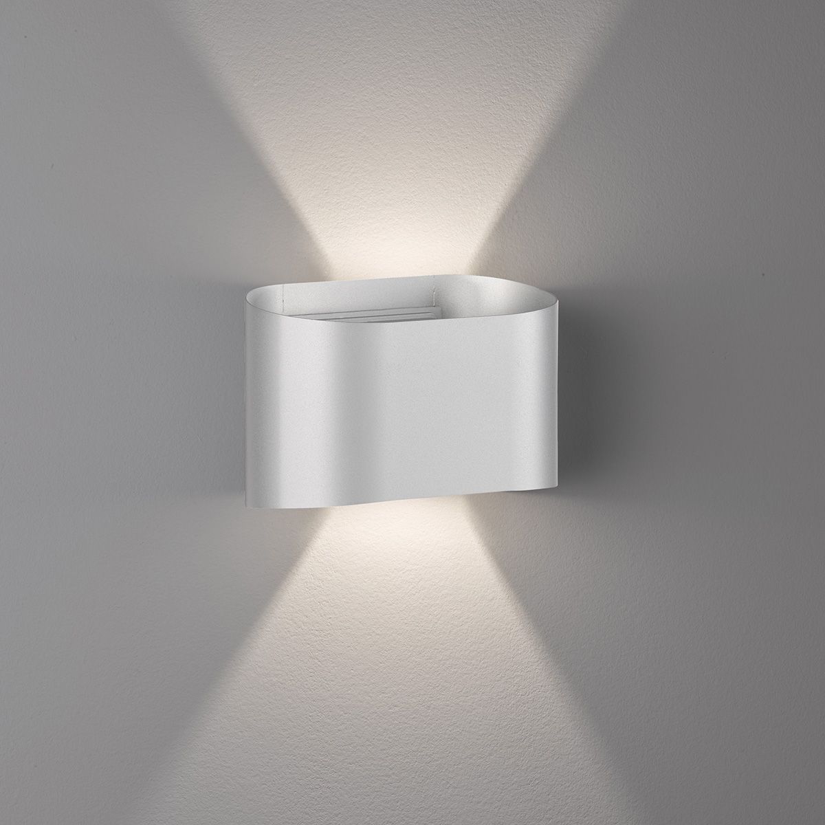 Lampen: LED Wandleuchte, 18 cm x 12 cm, IP44 – Neu (gemäss Beschreibung) aus Kreuzlingen von Smart-Light