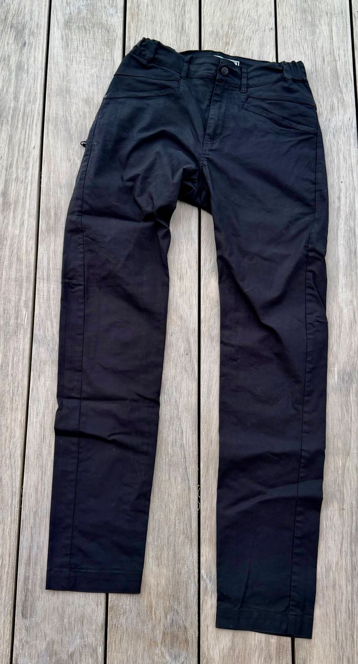 Pantaloni: Hosen LOOKING FOR WILD Schwarz, Grösse S – Usato da Hergiswil NW venduto da Klimsen