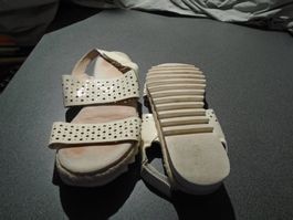 Sandalen Grösse 36, beige/Lochmuster