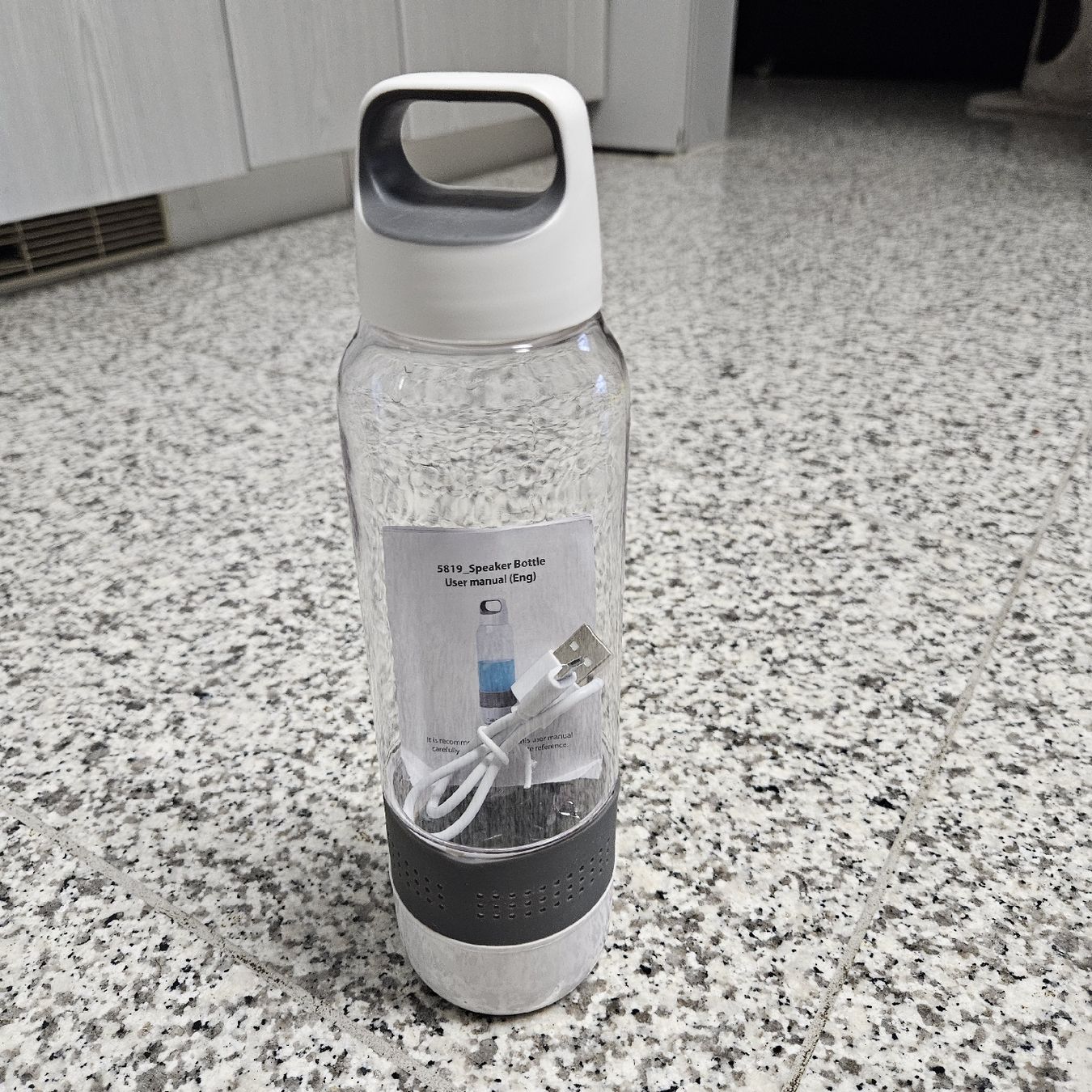 Casse acustiche: Bluetooth Lautsprecher mit Integrierter Trinkflasche neu – Nuovo e nell'imballaggio originale da Embrach venduto da Lilly2021