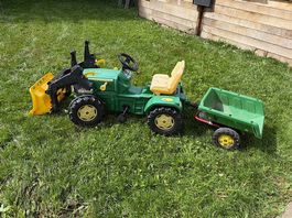 Trett-Traktor John Deere mit Schaufel und Anhänger
