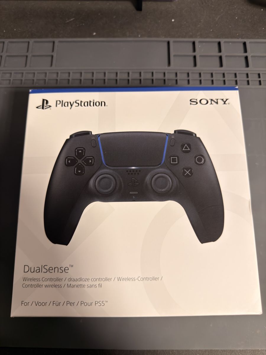 Sony Controller: Sony PS5 DualSense Controller Schwarz – Nuovo e nell'imballaggio originale da Selzach venduto da SiendoChris