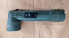 Winkeltaschenlampe im Stil der MX-991/U – funktionsfähig mit