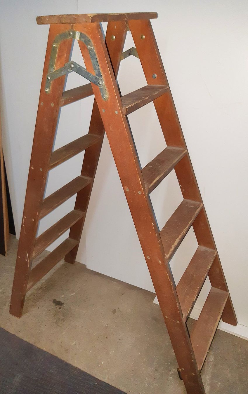Echelles: Stabile Bockleiter aus Holz / H 130 cm – D'occasion à Wattwil par webrawa 1