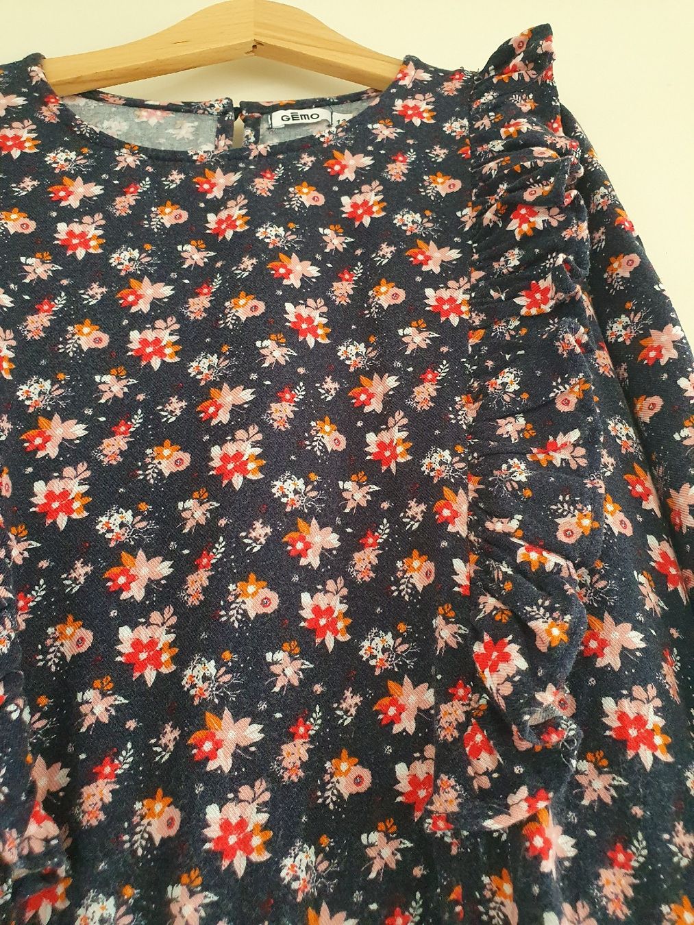 Vestiti & Gonne: Kleid mit Blumen Gr. 146/152 – Usato da Villars-sur-Glâne venduto da richardette 2