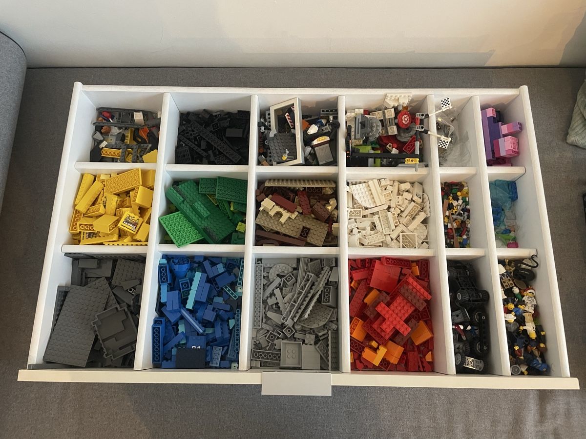 Lego Jouets: Lego Bausteine - Grosse Schublade voll – D'occasion à Wiesendangen par armandinho