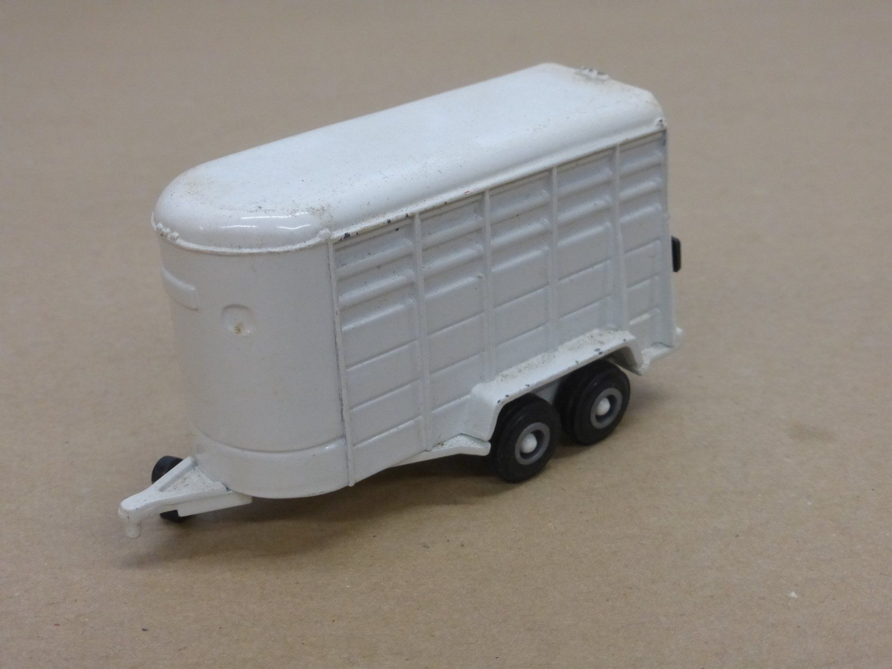 Anhänger: ERTL Pferdeanhänger weiss – Gebraucht aus Gempen von Smokie72 1