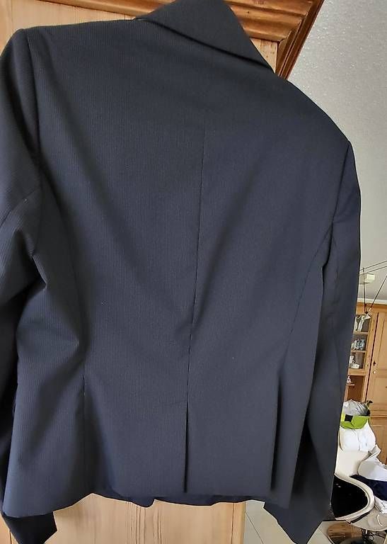 Giacche: Blazer  der Marke comma – Usato da Zizers venduto da Roosi1 2