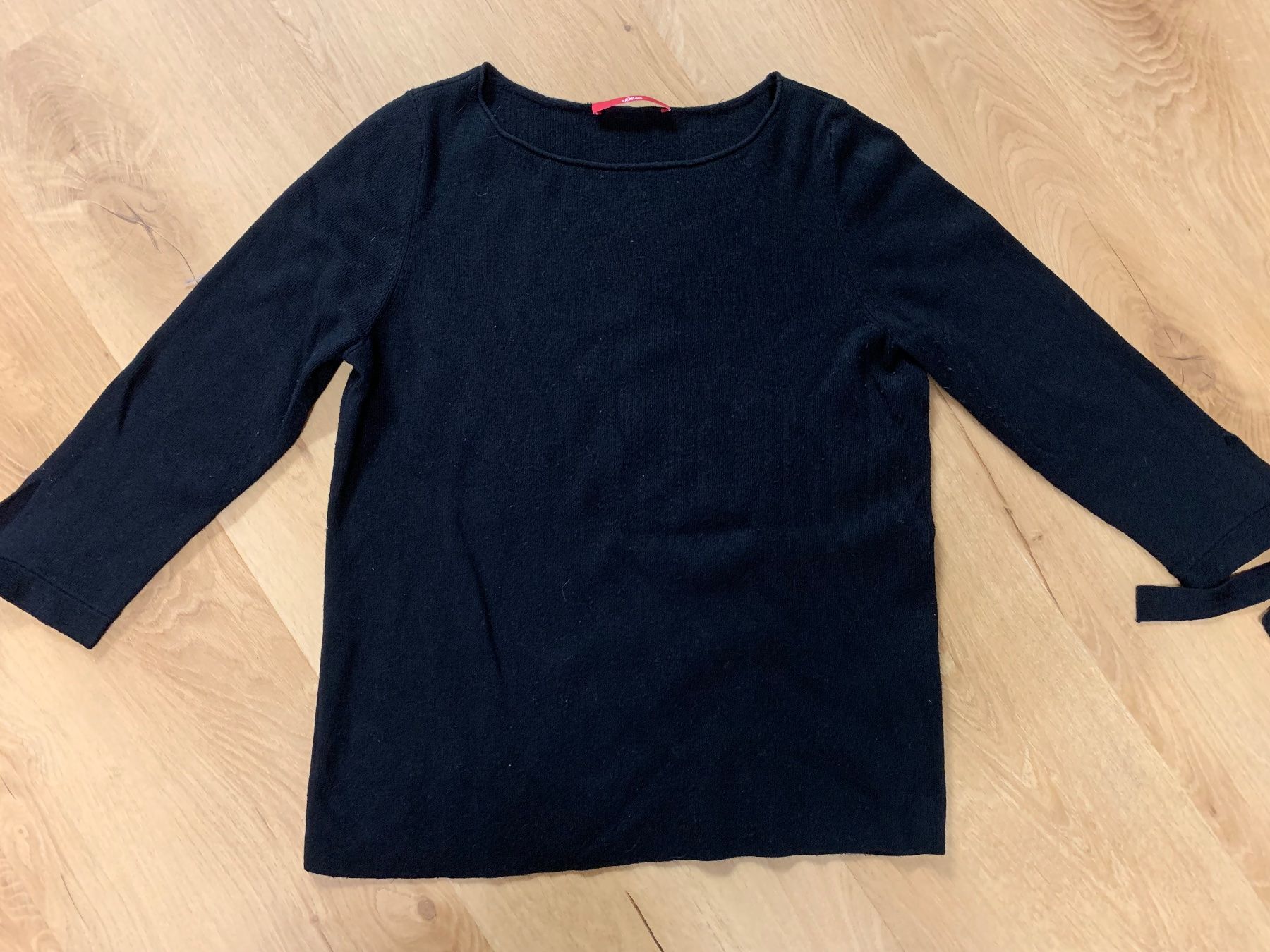 Maglioni & Felpe: schwarzer Pullover mit speziellem Armabschluss / neuwertig – Usato da Meilen venduto da Flockenwirbel 4