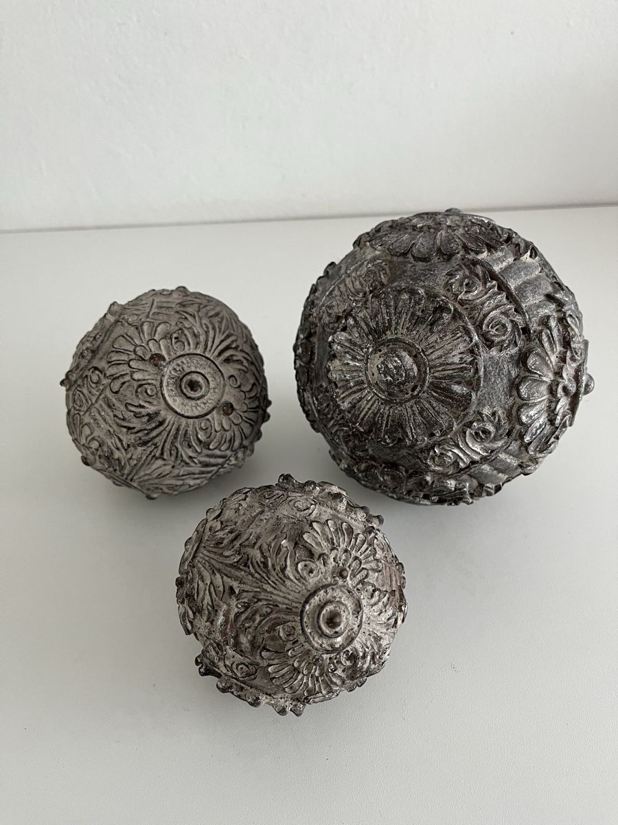 Tutte le decorazioni: grosse Schale mit 3 Deko-Kugeln / Kunststoff – Usato da Wetzikon ZH venduto da seli03 3