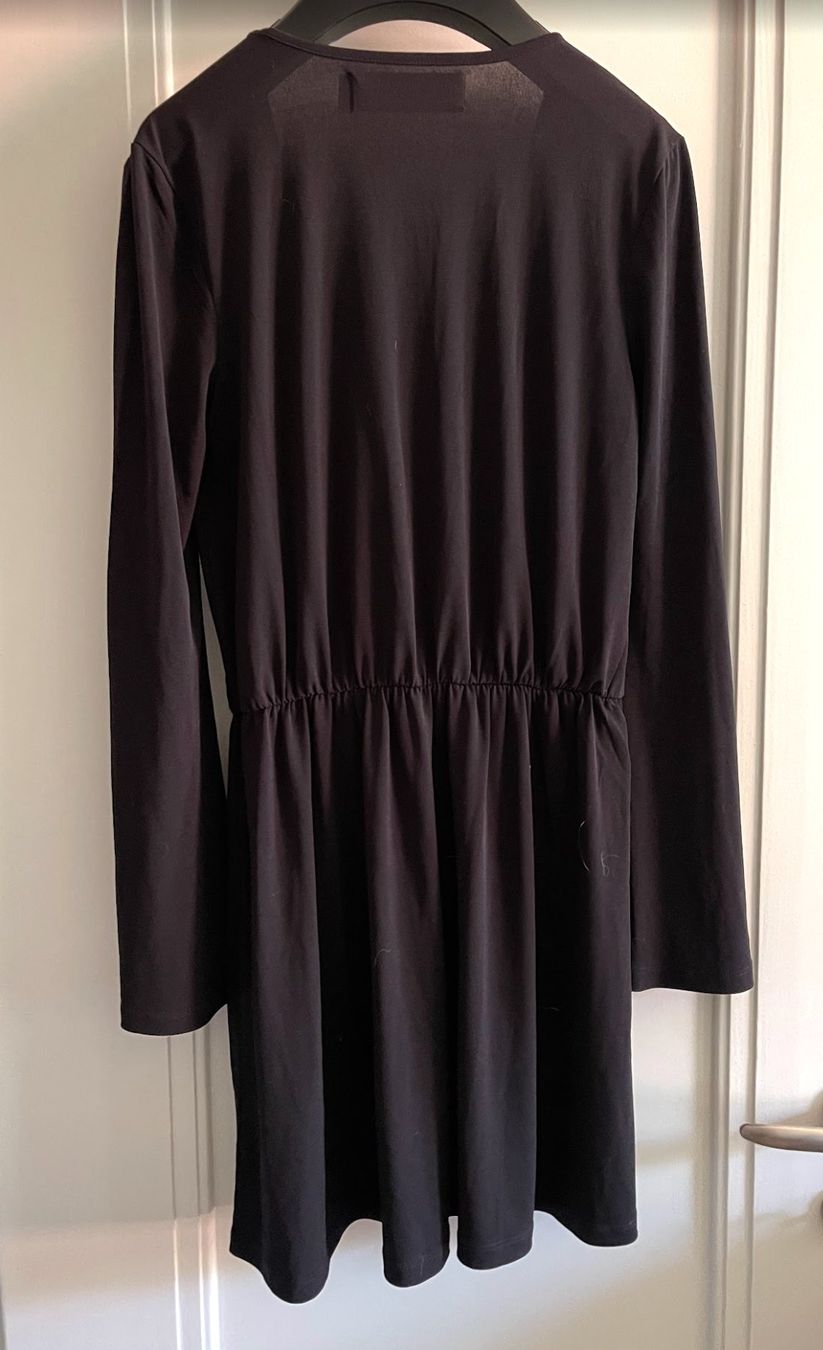 Kleider: Ivyrevel black dress – Gebraucht aus Zürich von aliiix 1