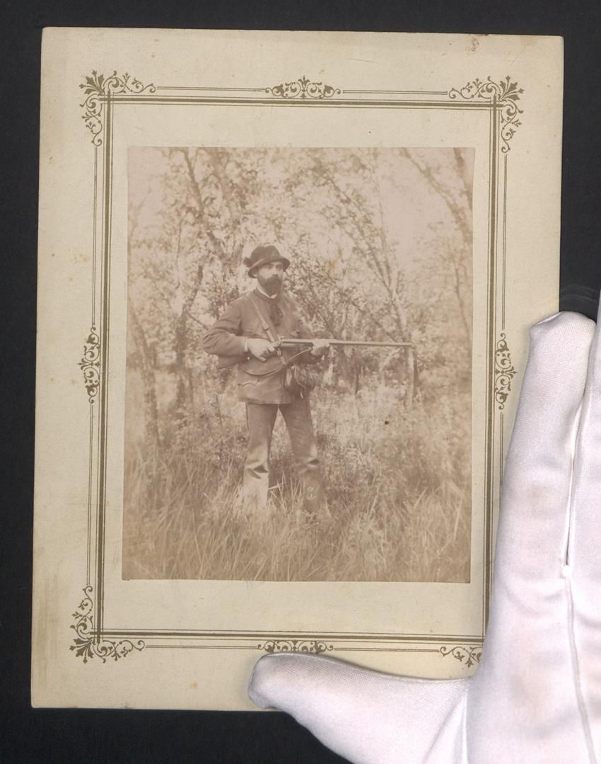 Fotografie & Manifesti: Fotografie Portrait Jäger mit Gewehr in – Usato da Berlin venduto da bartko-reher