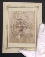 Fotografie Portrait Jäger mit Gewehr in