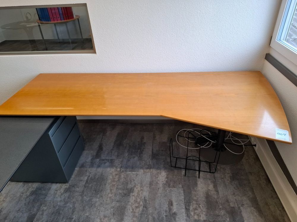 Bureaux: Büro-Schreibtisch – D'occasion à Ennenda par schueppi 2