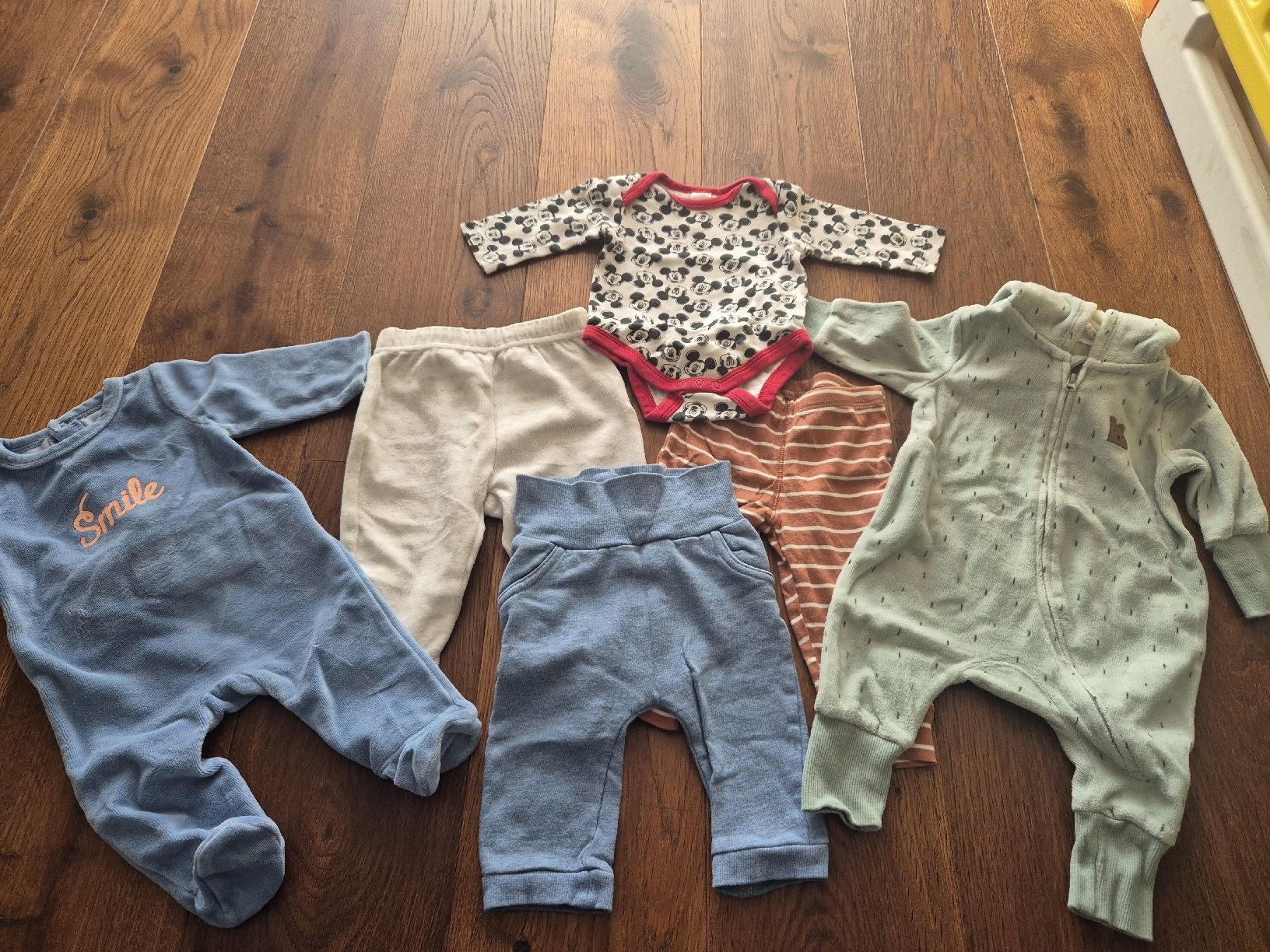 Lotti & Set di vestiti: 14-teiliges Kleiderpaket, Gr. 62 – Usato da Siebnen venduto da sch_9hcz