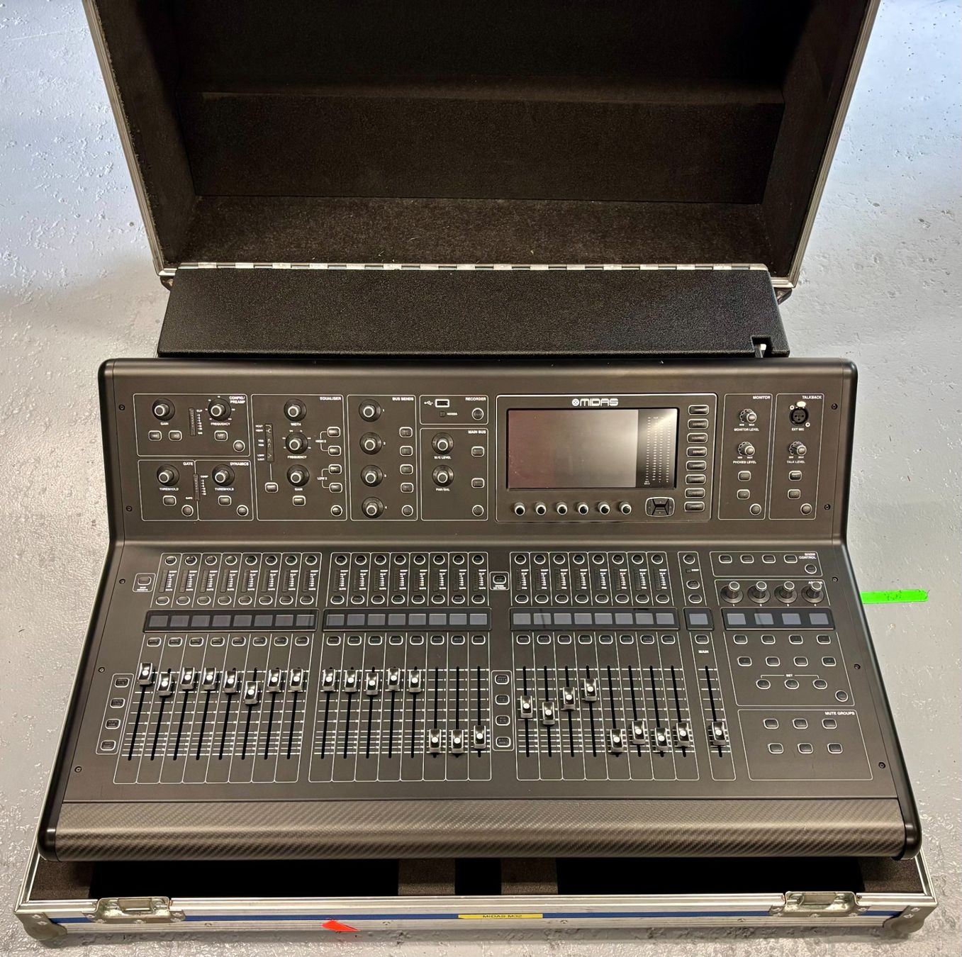 Midas Console di mixaggio: Mischpult Midas M32 inkl. Case – Usato da Konolfingen venduto da lbu_7t6t 1