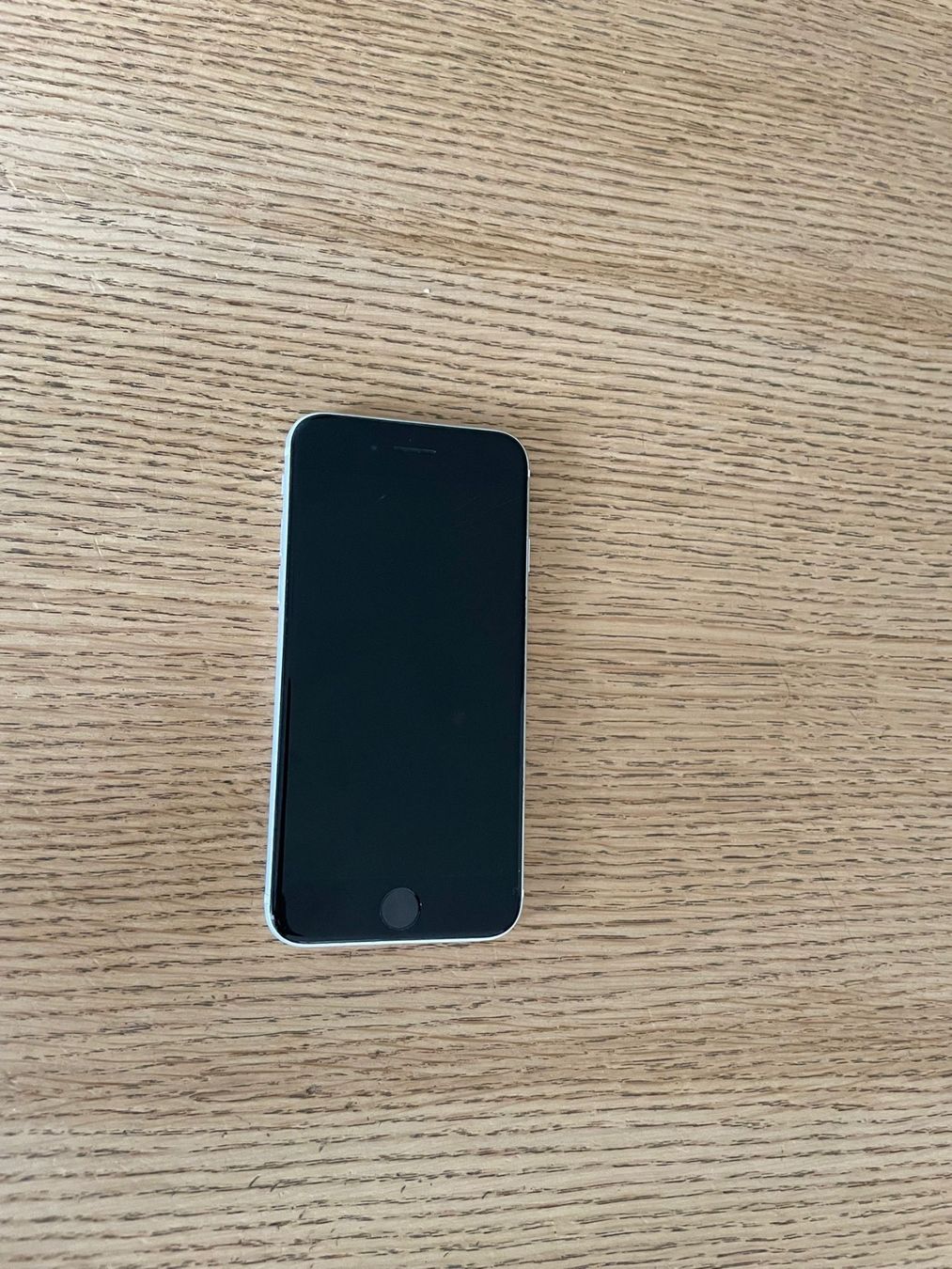 Apple Handys / Smartphones: iphone se – Gebraucht aus li curt von cinziazala