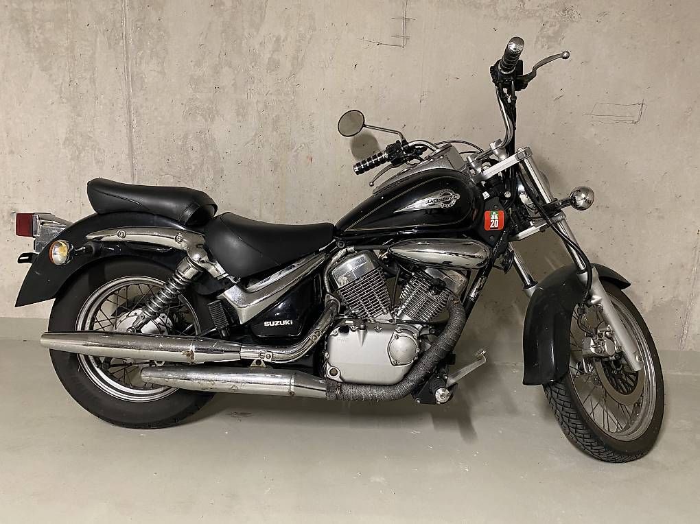 Suzuki Cruisers: Suzuki VL 125 Intruder LC – D'occasion à Weiach par Liverpool1982