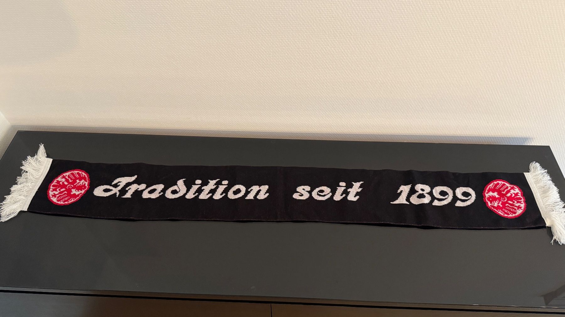 Foulard & Sciarpe: Fanschal Eintracht Frankfurt – Usato da Luzern venduto da Banane1901 1