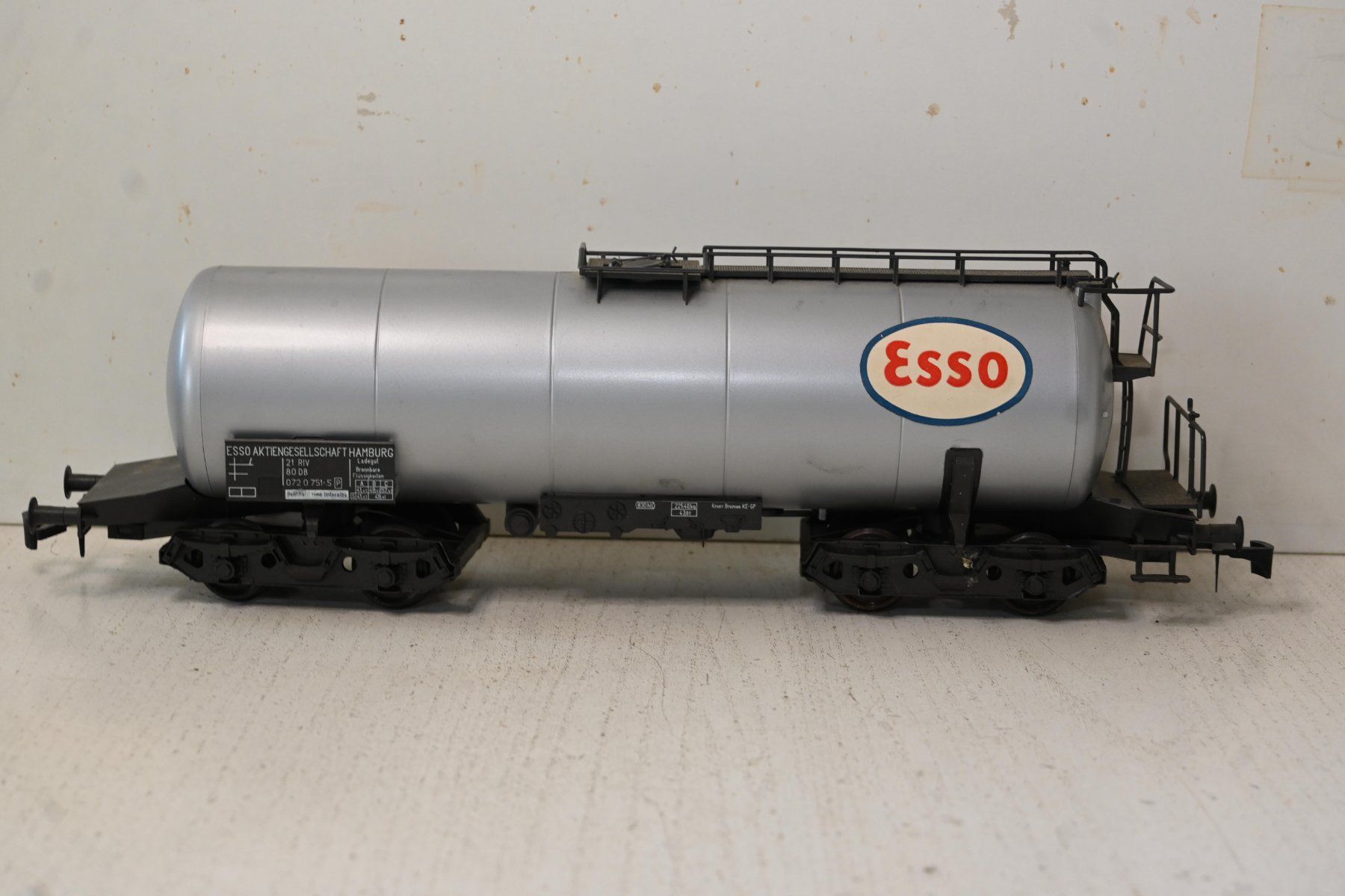 Rivarossi Modellini di ferrovie: Kesselwagen Esso Rivarossi Spur 0 ohne OVP – Usato da Laupen ZH venduto da Zmoewe 5