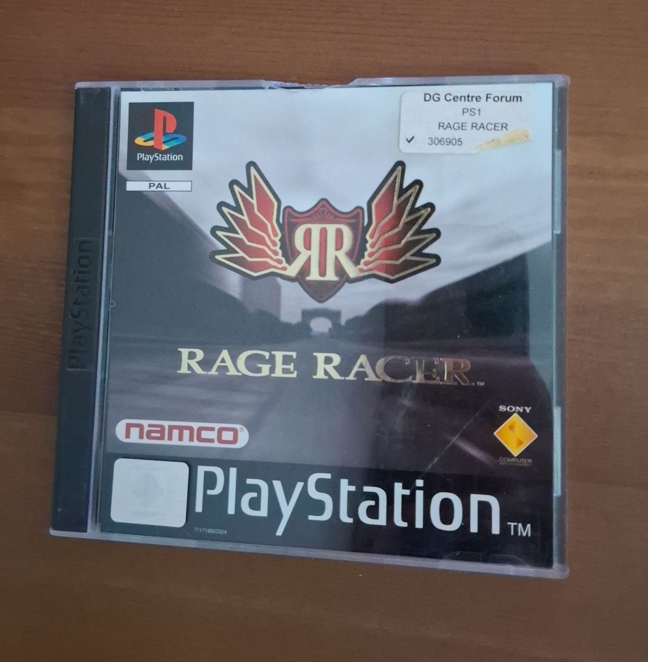 Giochi: Jeu PS1 Rage Racer - complet, boîte abimée  – Usato da Fiaugères venduto da Fiaugeres1609