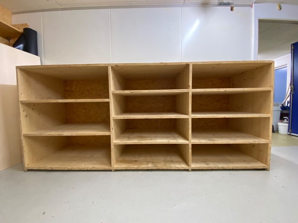 Lagerregal aus Holz massiv Kaufen auf Ricardo