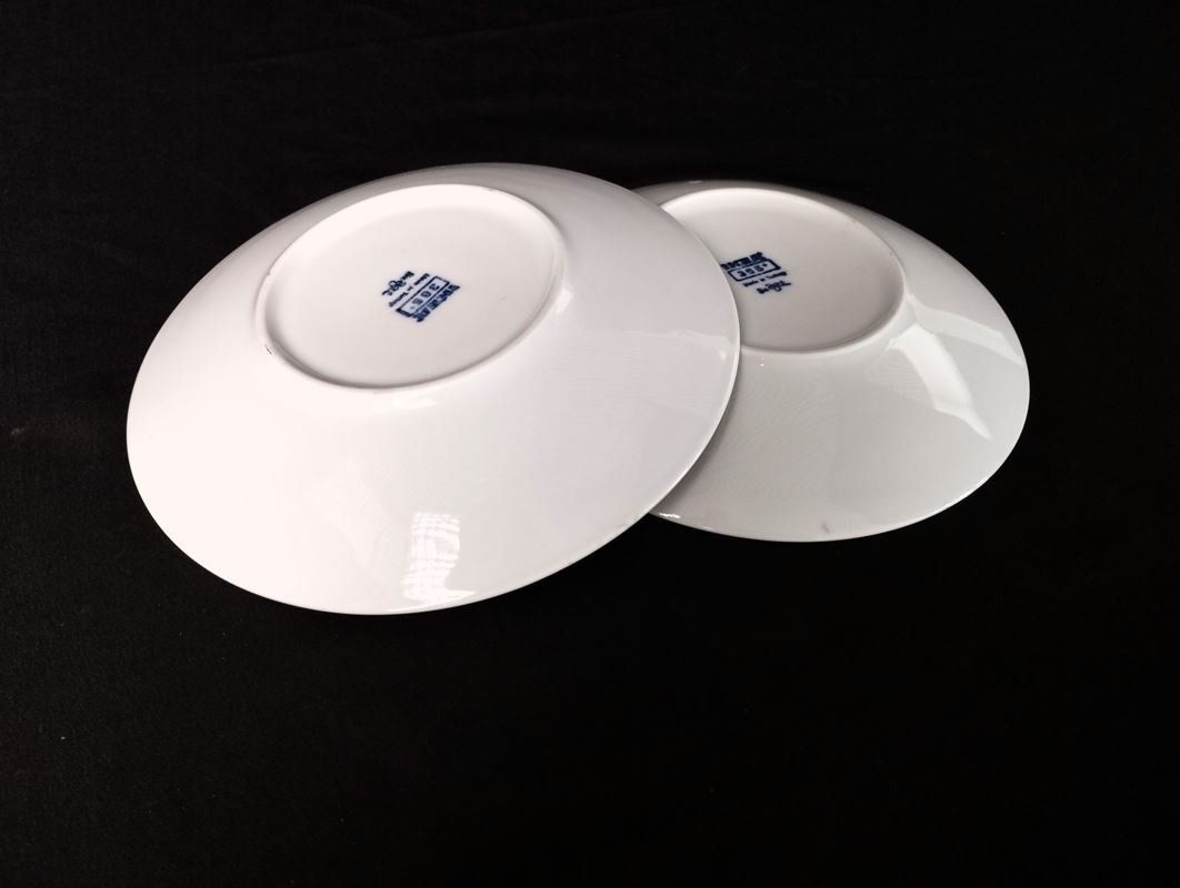 Assiettes: Selbstbemalte Teller 2 Stk. – D'occasion à Schübelbach par Restwert_Schubelbach 4