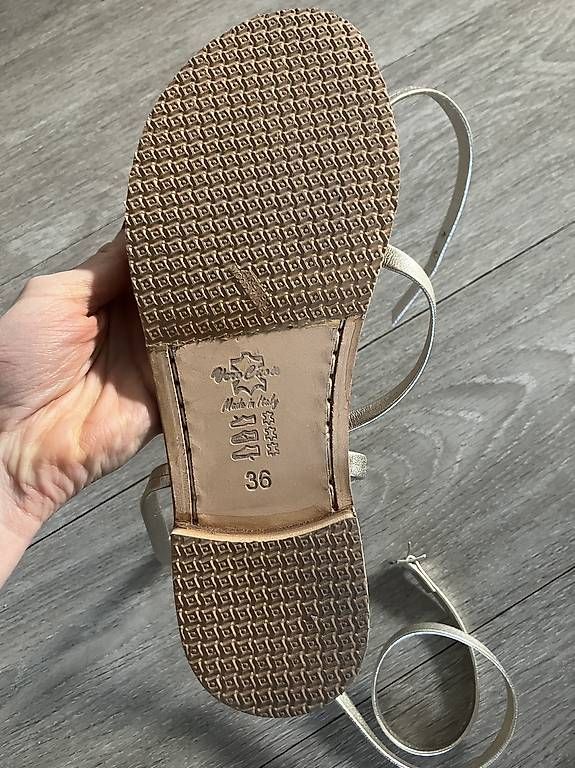 Damenschuhe: Sandali Groovy – Gebraucht aus Lugano von lar_6wlt 2