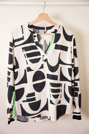 EMILY VAN DEN BERGH Bluse Gr. 38 Viscose Sommerlich gemuster