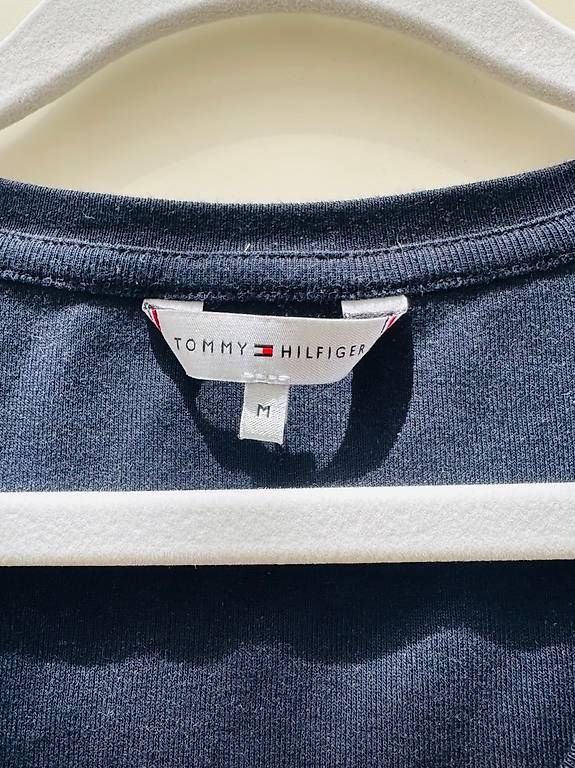 T-shirt: Original Tommy Hilfiger – Usato da Opfikon venduto da Layla123 1
