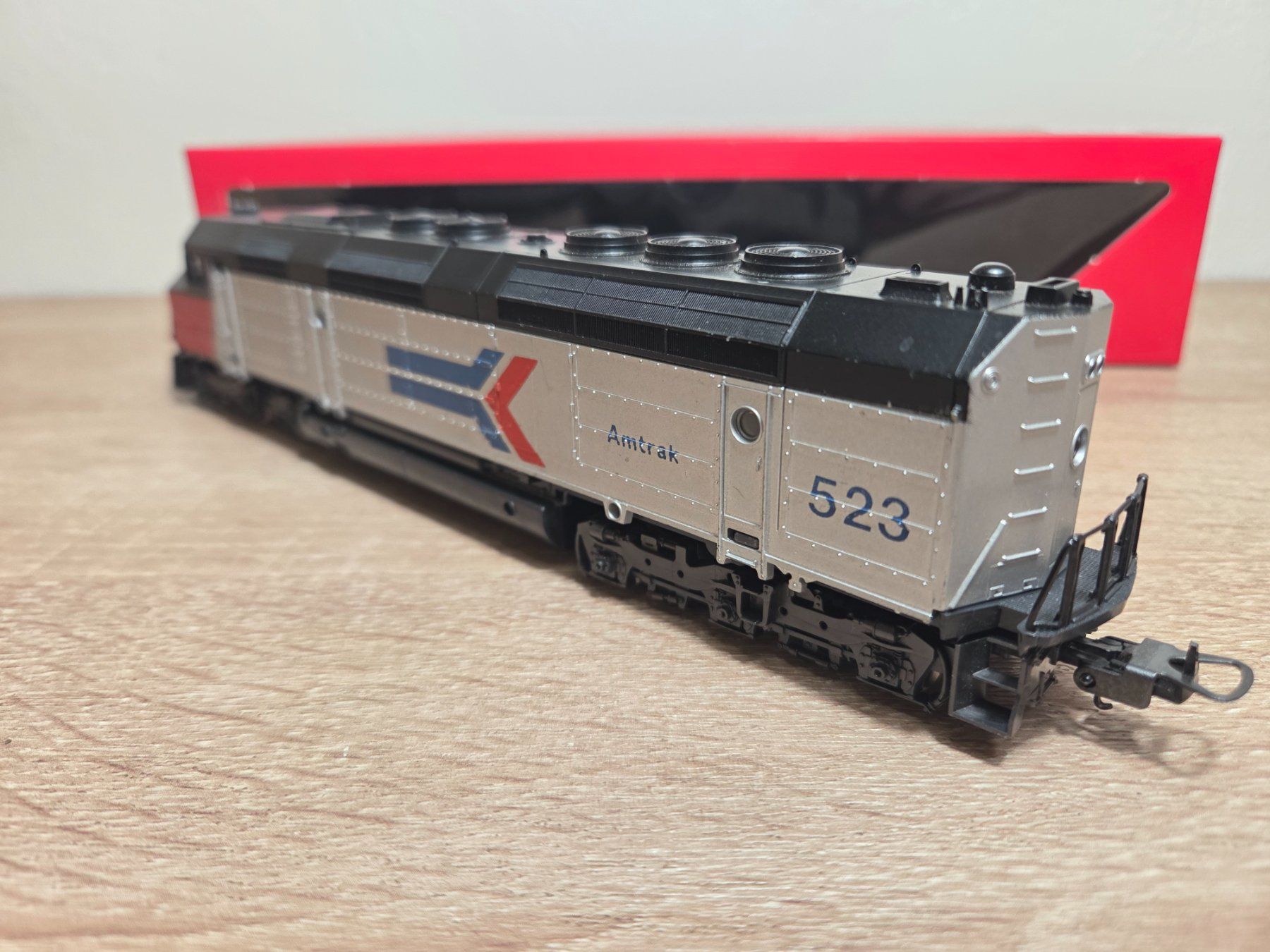 Lima Modelleisenbahnen: Lima 523 Diesellok Amtrak H0 – Gebraucht aus St-Aubin-Sauges von Lo_Go 4