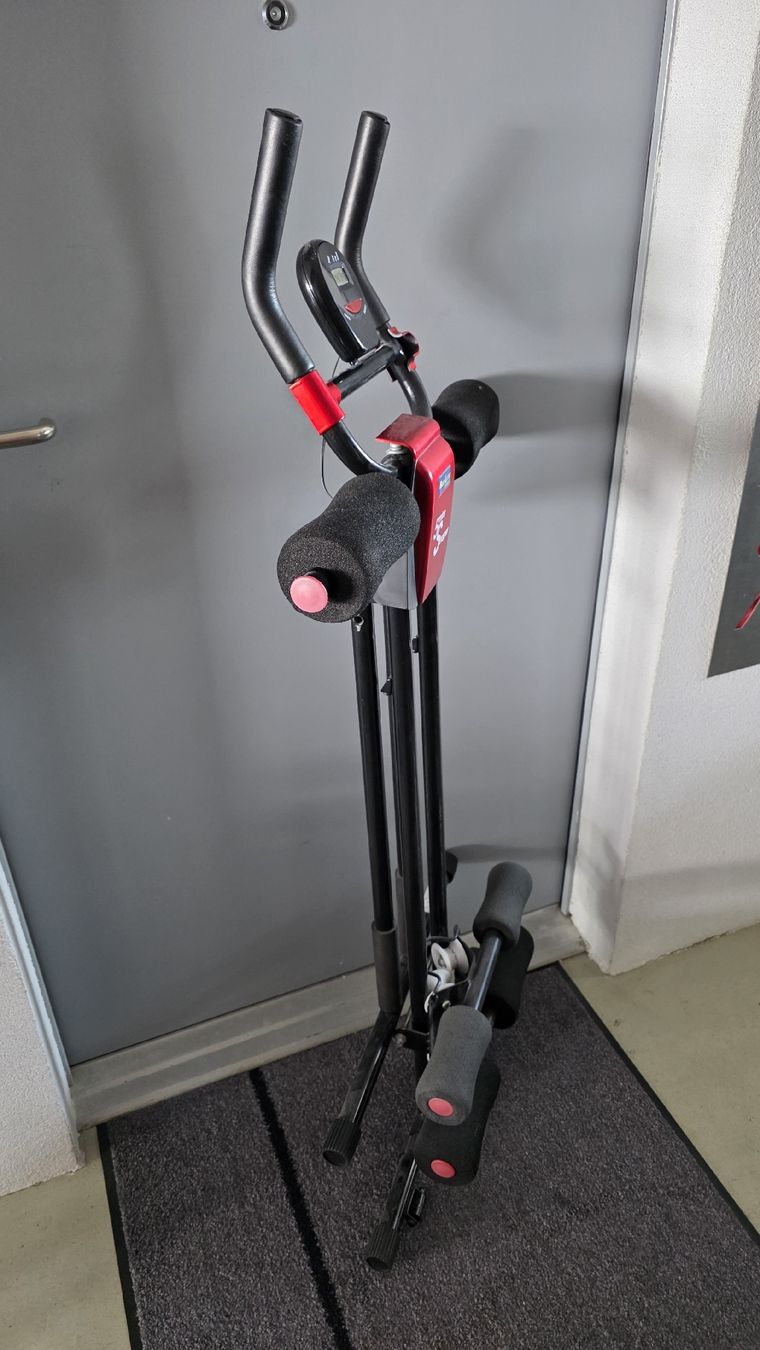 Hometrainer: 5mins shaper – Usato da Münchenbuchsee venduto da Didiwinter