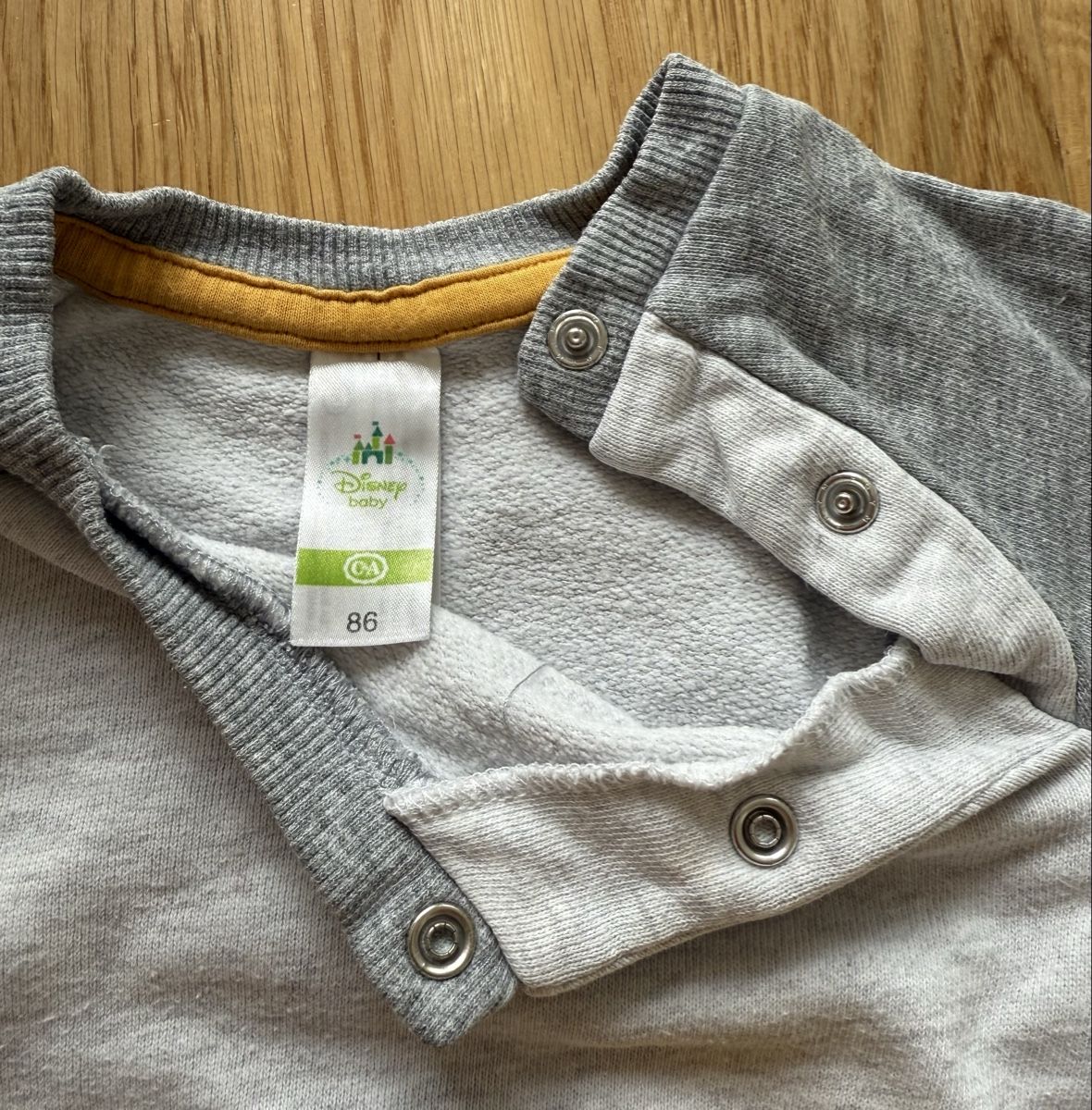C&A Maglioni & Felpe: C&A, Disney Baby - Pull Winnie l'ourson, taille 86  – Usato da Genève venduto da valmath 3