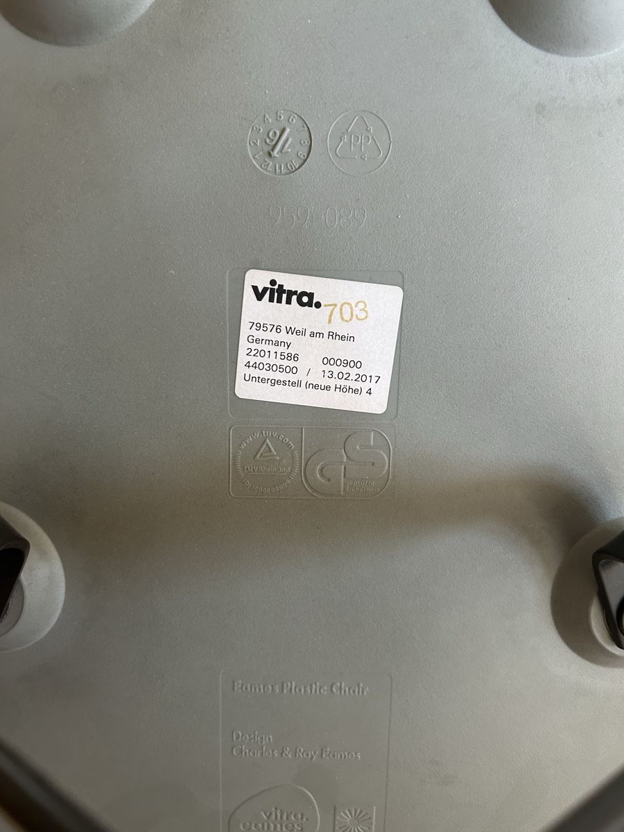 Vitra Sedie: Original Vitra Plastic Chair Graugrün – Usato da zürich venduto da lis_9nv5 2