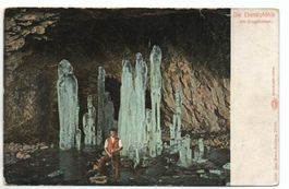 DIE EBENALPHÖHLE mit Eisgebilden