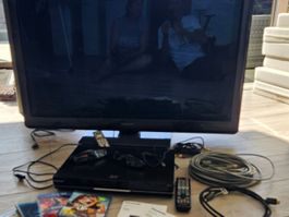 Panasonic TV mit 3D Blu-ray Player und div. Zubehör 117 cm