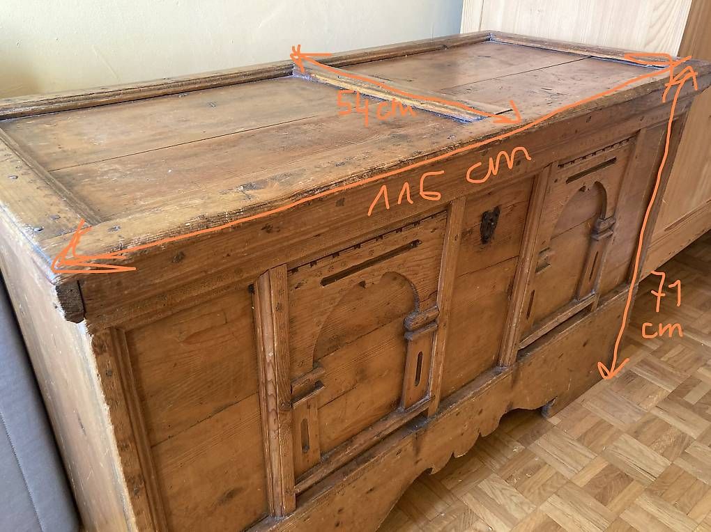 Truhen: Beau coffre en bois valaisan – Gebraucht aus Nyon von joa_6ctw 1
