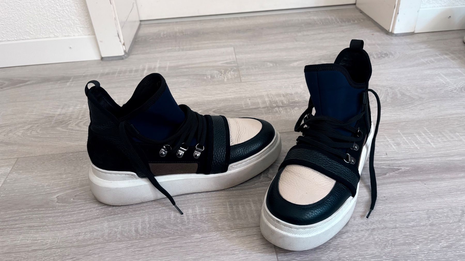 Scarpe da donna: Makris Sneakers – Usato da Zürich venduto da ali_2hvm